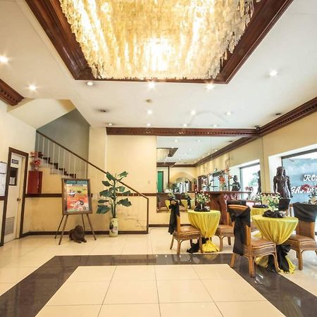 OYO 653 Rosas Garden Hotel Manilla Buitenkant foto