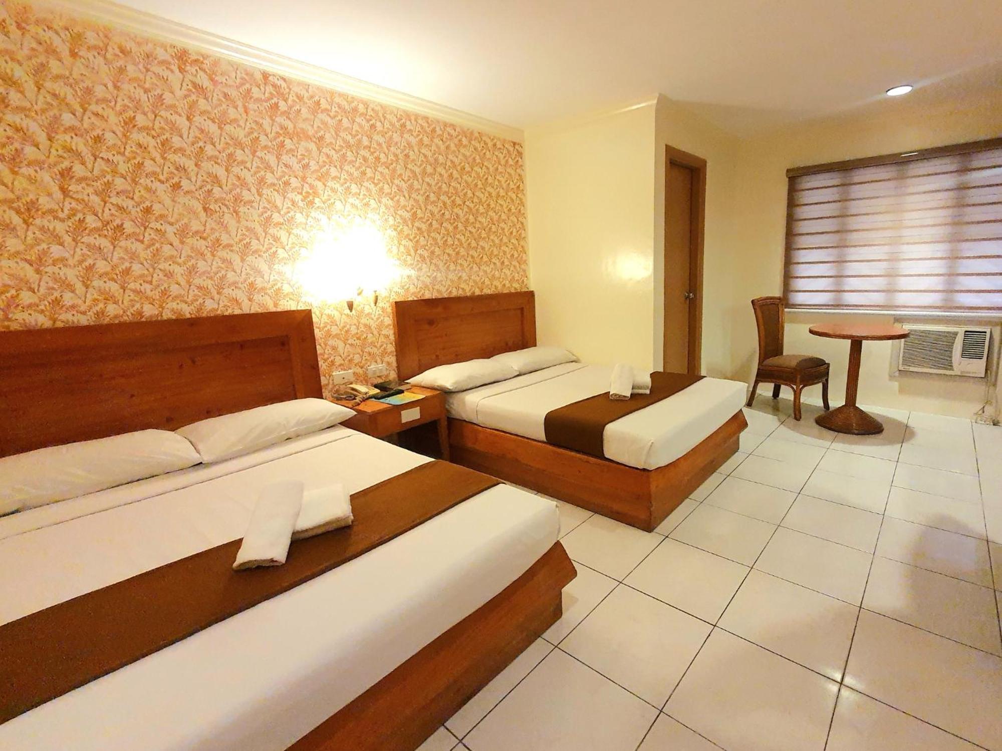 OYO 653 Rosas Garden Hotel Manilla Buitenkant foto