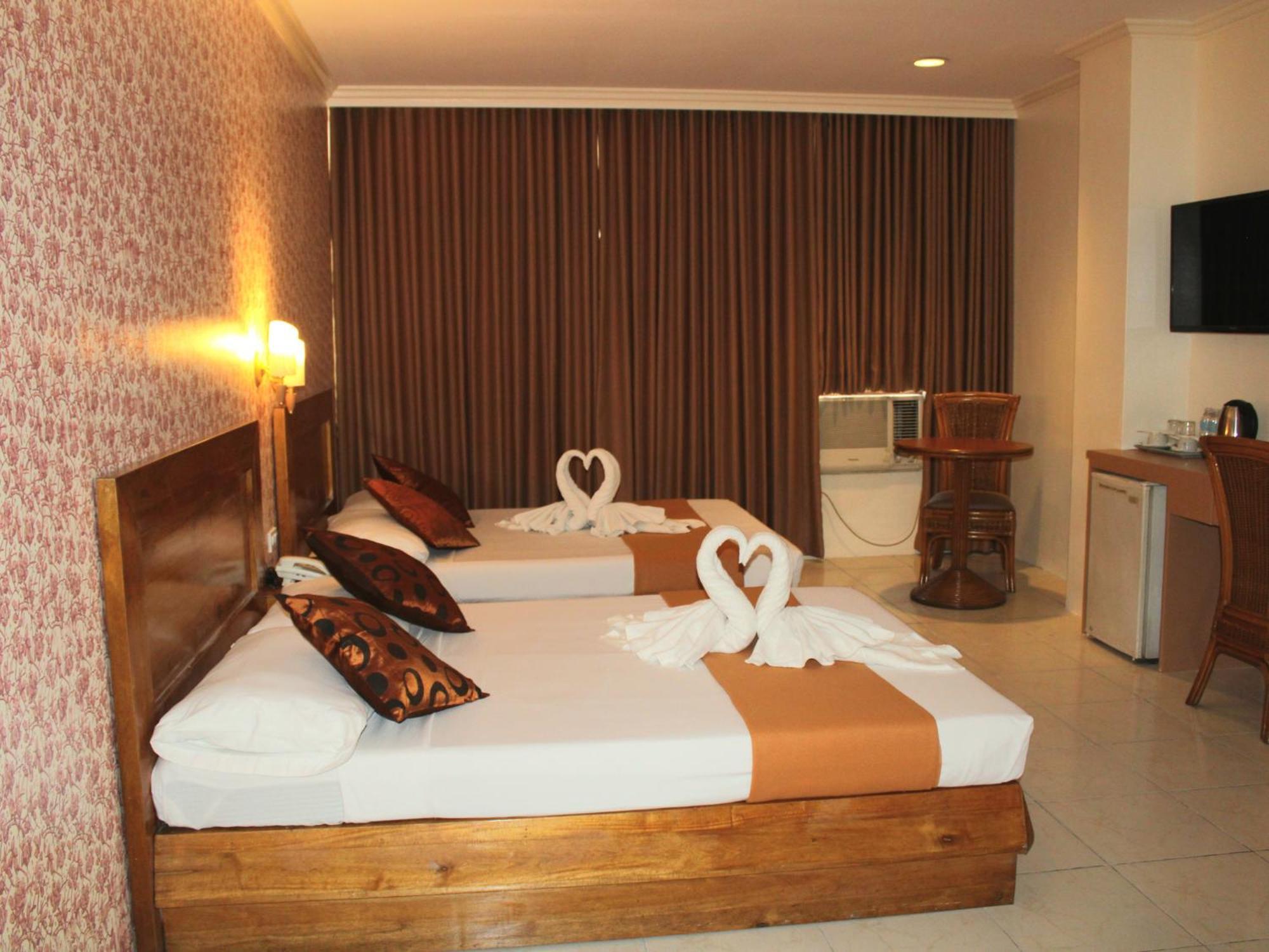 OYO 653 Rosas Garden Hotel Manilla Buitenkant foto