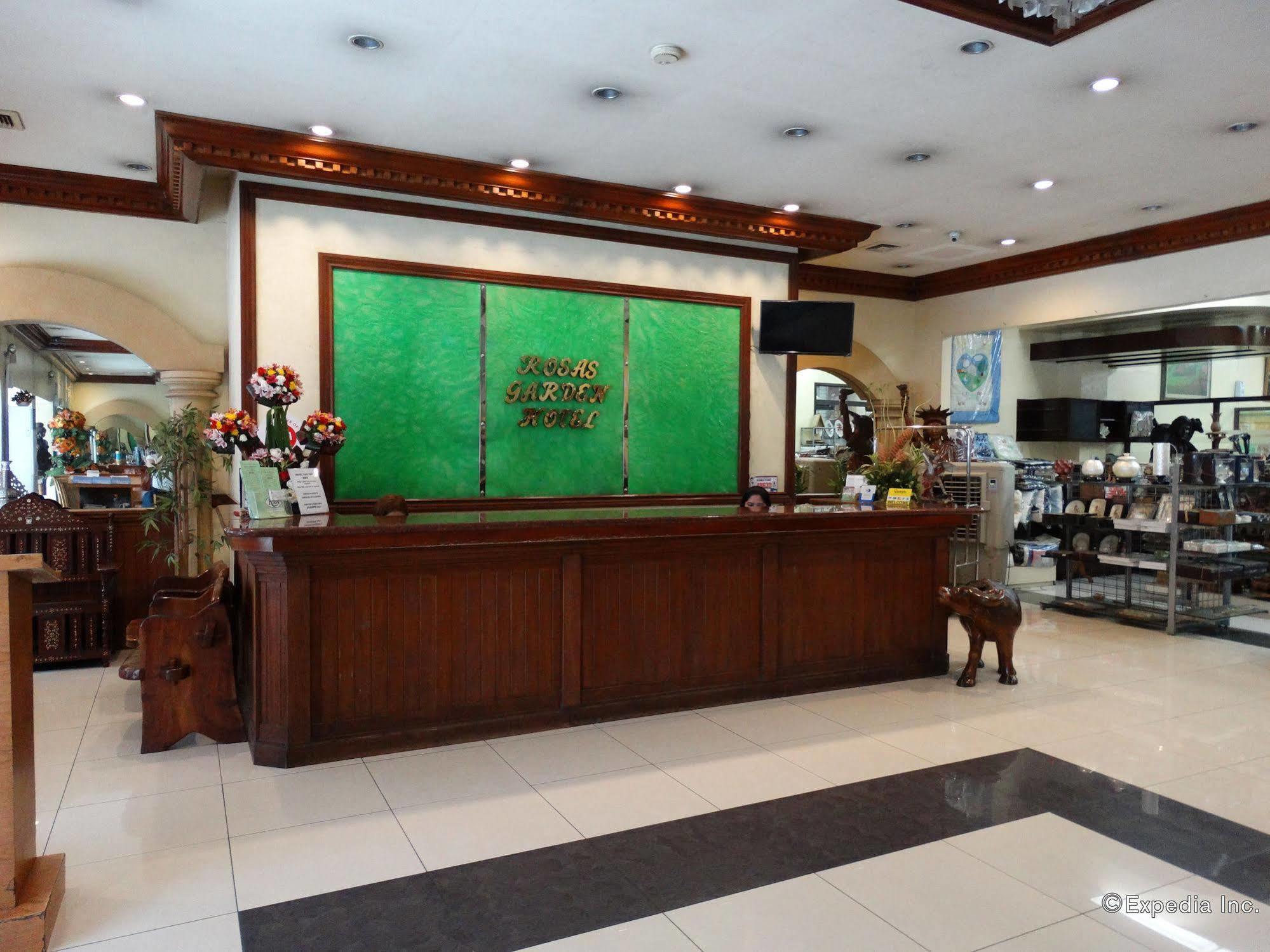 OYO 653 Rosas Garden Hotel Manilla Buitenkant foto