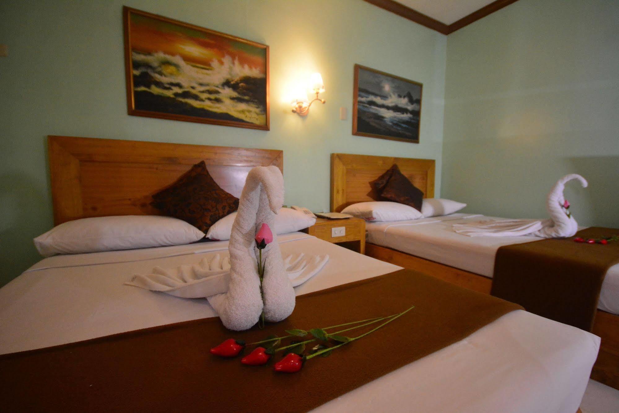 OYO 653 Rosas Garden Hotel Manilla Buitenkant foto