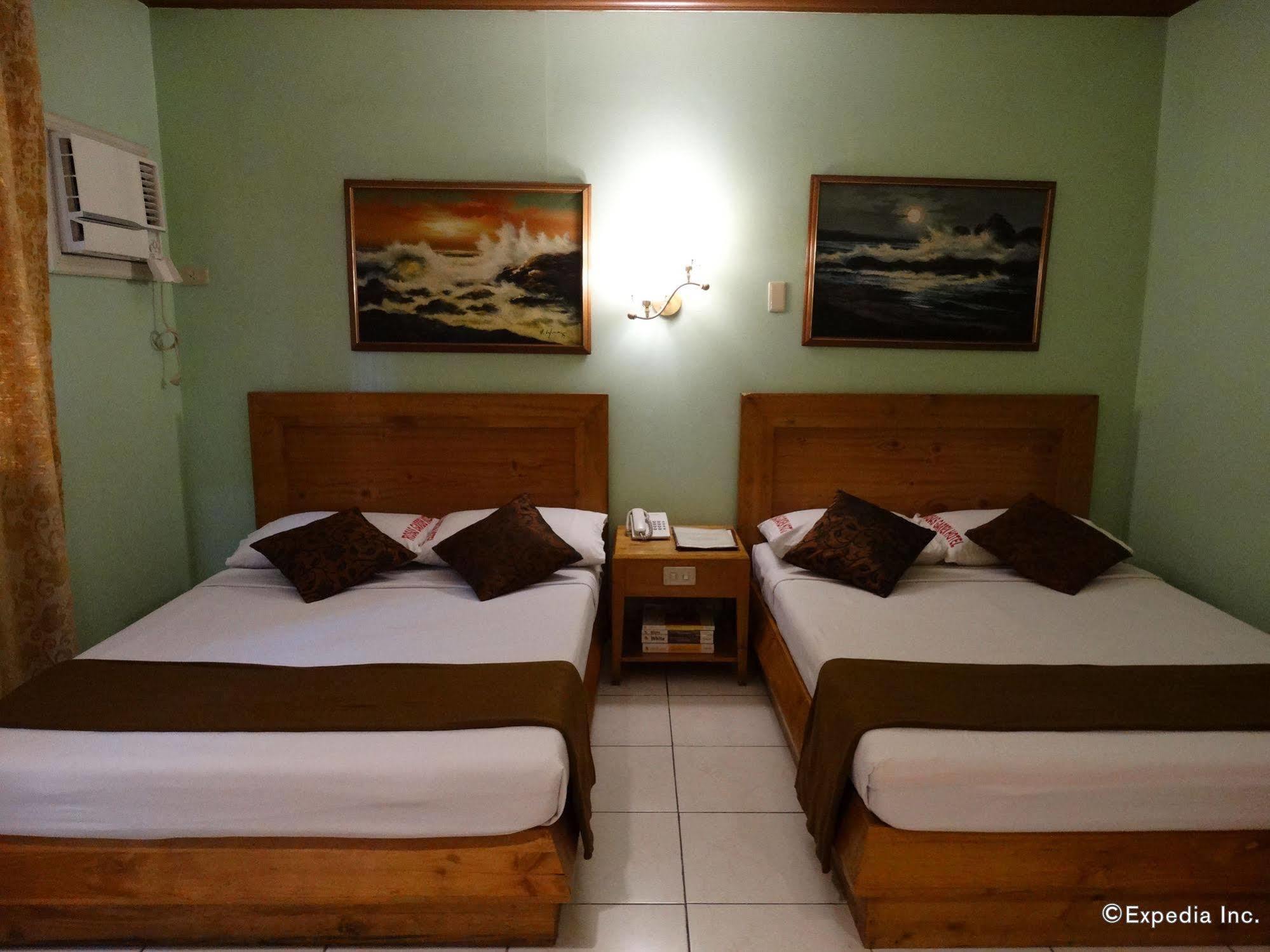 OYO 653 Rosas Garden Hotel Manilla Buitenkant foto
