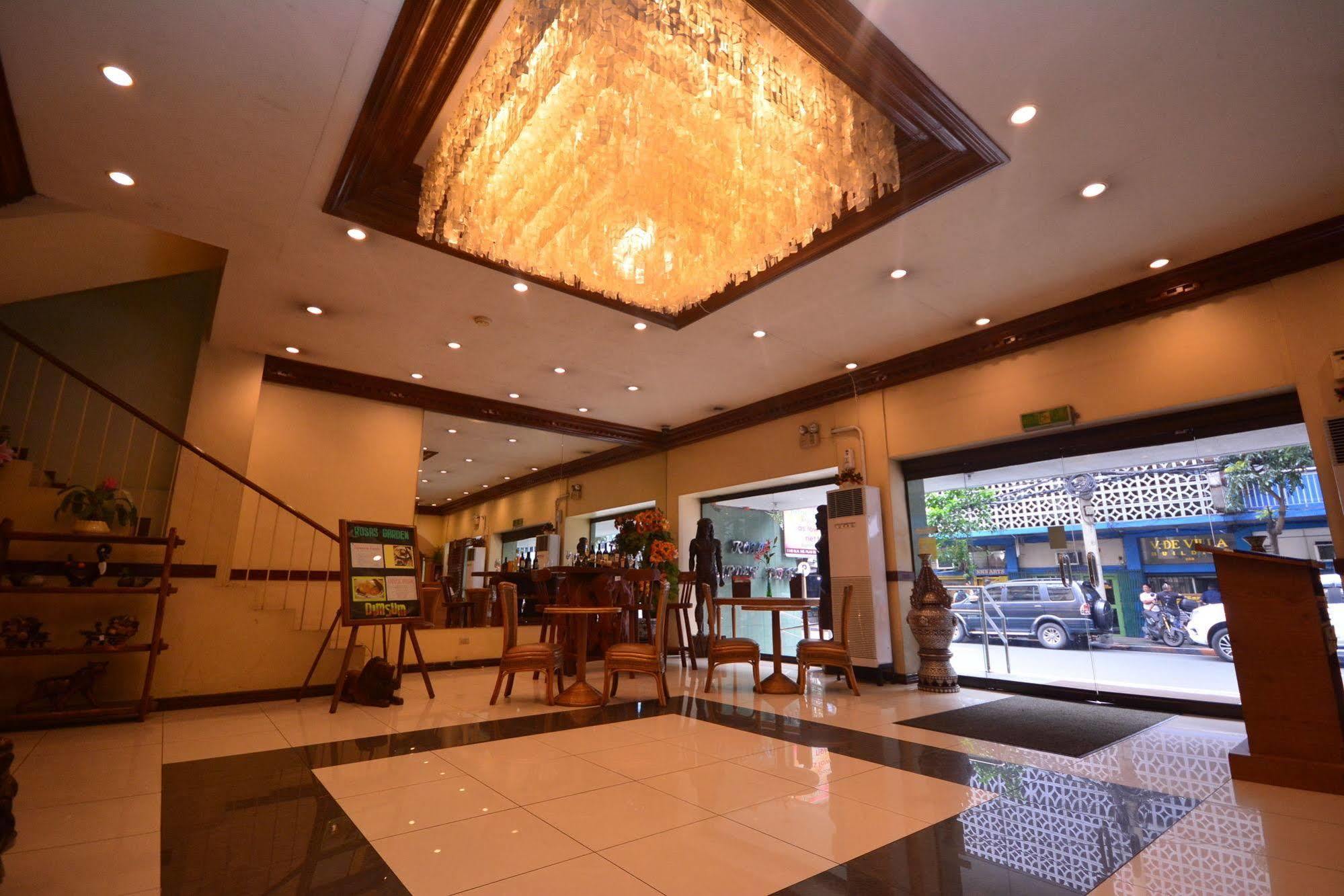OYO 653 Rosas Garden Hotel Manilla Buitenkant foto